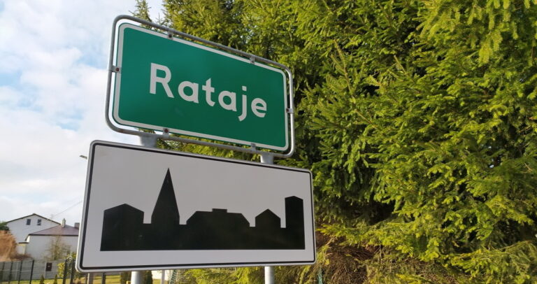 tablica z nazwą miejscowości Rataje - Informacja dla Mieszkańców Rataj 