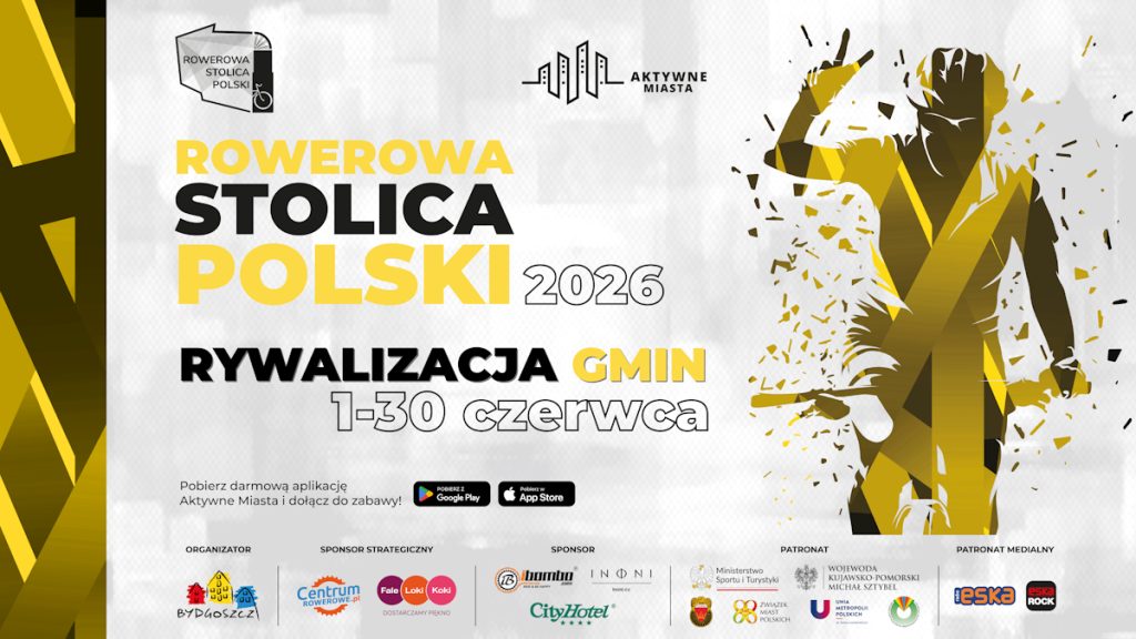 Grafika promująca wydarzenie sportowe. W lewym górnym rogu logo "Rowerowa Stolica Polski", w górnej części na środku logo "Aktywne Miasta". Centralny napis głosi: "ROWEROWA STOLICA POLSKI 2026" (Rowerowa i Polski na żółto, Stolica na czarno), a poniżej: "RYWALIZACJA GMIN 1-30 czerwca".Wizualia: Po prawej stronie geometryczna sylwetka kolarza w dynamicznej pozie, w barwach żółtych, czarnych i białych, z podniesioną ręką w geście zwycięstwa.Po lewej stronie pionowy pasek z żółtymi i czarnymi trójkątami.
Informacje na dole:
Napis: "Pobierz darmową aplikację Aktywne Miasta i dołącz do zabawy!" oraz ikony sklepów Google Play i App Store.
Sekcje logotypów:
 ORGANIZATOR: Bydgoszcz (kolorowe kamieniczki).
SPONSOR STRATEGICZNY: CentrumRowerowe.pl, Fale Loki Koki.
SPONSOR: B... (nieczytelne), INON, CityHotel****.
PATRONAT: Ministerstwo Sportu i Turystyki, Wojewoda Kujawsko-Pomorski Mikołaj Bogdanowicz, Unia  PATRONAT MEDIALNY: Radio Eska, Eska Rock.